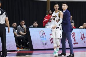 辽宁男篮宣布杨鸣卸任主教练，乌戈-洛佩兹接任新赛季主帅