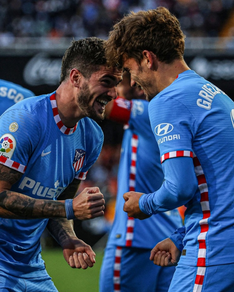 今日趣图：二哥三弟感情深，双向奔赴不离分