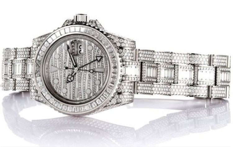 每日星报：C罗拥有一块世界上最贵的劳力士手表，价值37.1万英镑