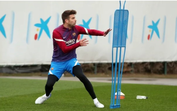 皮克今日已经恢复训练,球员此前因比目鱼肌受伤缺战两场