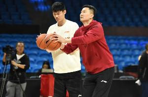 专访中国男篮球员《过去的夏天》第五集 胡金秋感谢杜锋指导