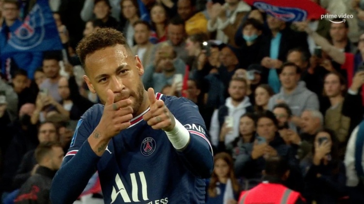 连场破门！内马尔飞身垫射破门助巴黎拔头筹，维拉蒂挑传送助攻