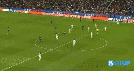 梅西精妙手术刀直塞,姆巴佩在马赛球员干扰下没能形成射门