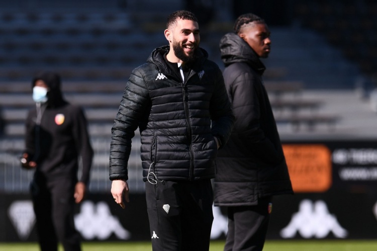 昂热球员:梅西和内马尔缺战巴黎也很强,他们就像是一支银河战舰