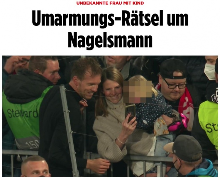 跑到看台与神秘女子合影,纳格尔斯曼:她是我的老同学