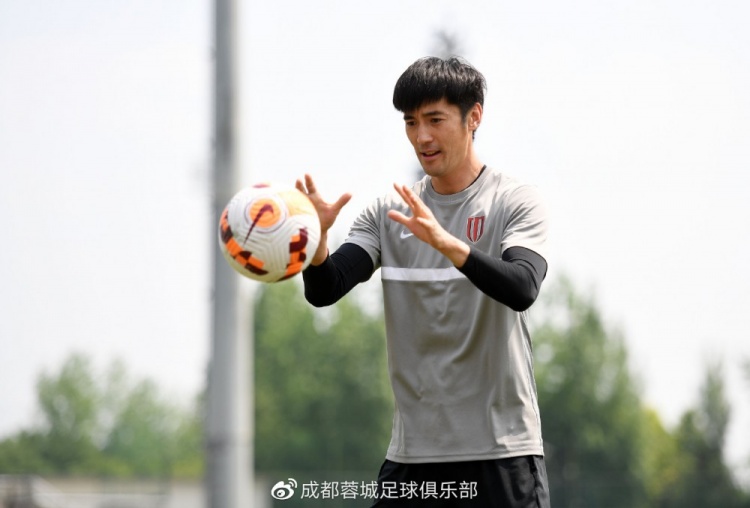 官方：河北队门将耿晓峰加盟成都蓉城