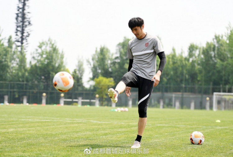官方：河北队门将耿晓峰加盟成都蓉城