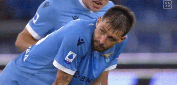 解围失误导致被绝杀，阿切尔比赛后遭到队友马鲁西奇贴面怒吼