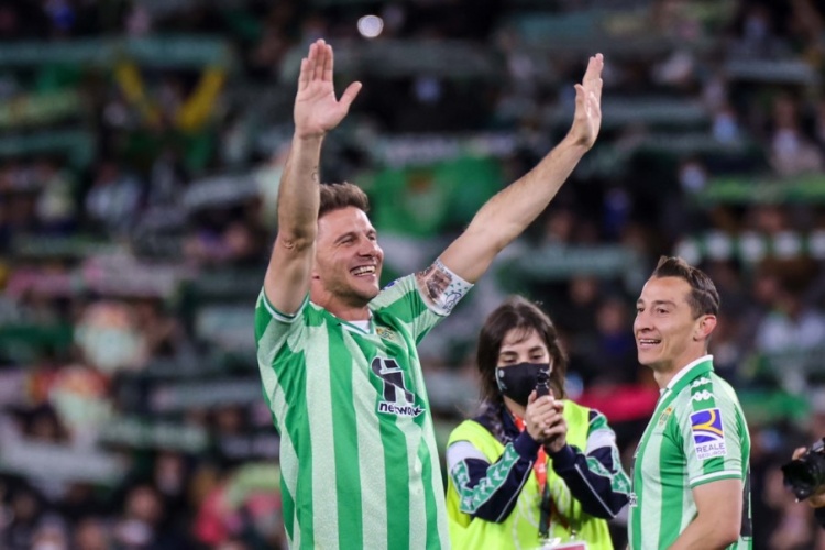 西甲一周资讯|贝蒂斯重夺国王杯;皇马夺冠指日可待