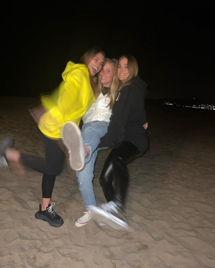 沙滩·碧海·蓝天?️梅西安东内拉相约布斯克茨，与朋友沙滩聚会