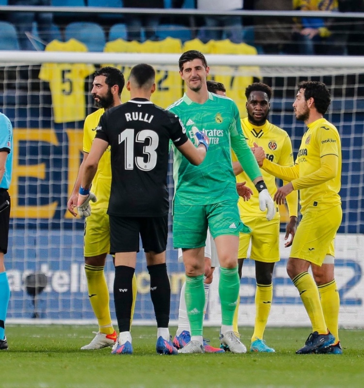 今日趣图：我等了四年，等到了皇马，但没等到你