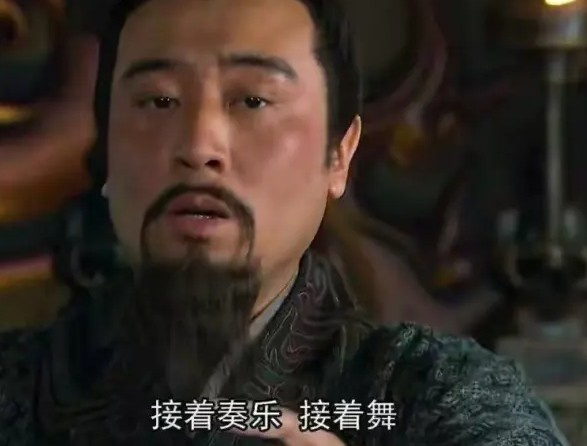 接着奏乐，接着舞！皇马众将在更衣室魔性舞蹈尽情庆祝