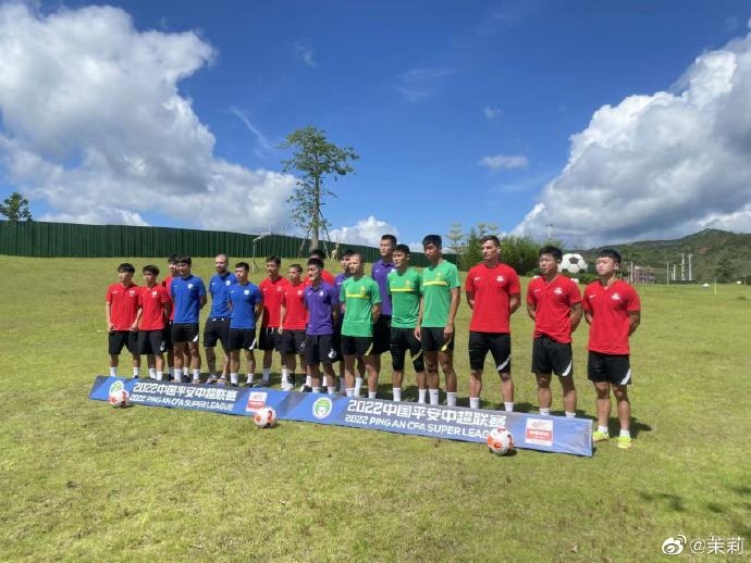 梅州赛区组织足球高尔夫比赛，深圳队和津门虎并列夺冠