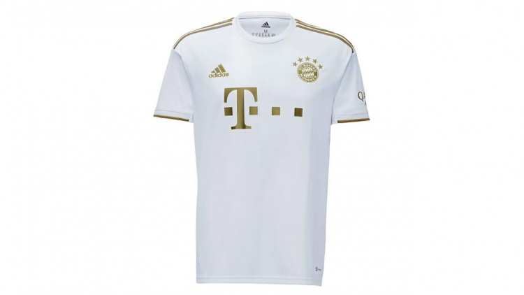 拜仁新赛季客场球衣：优雅白金配色，穆勒、帕瓦尔、格纳布里出镜