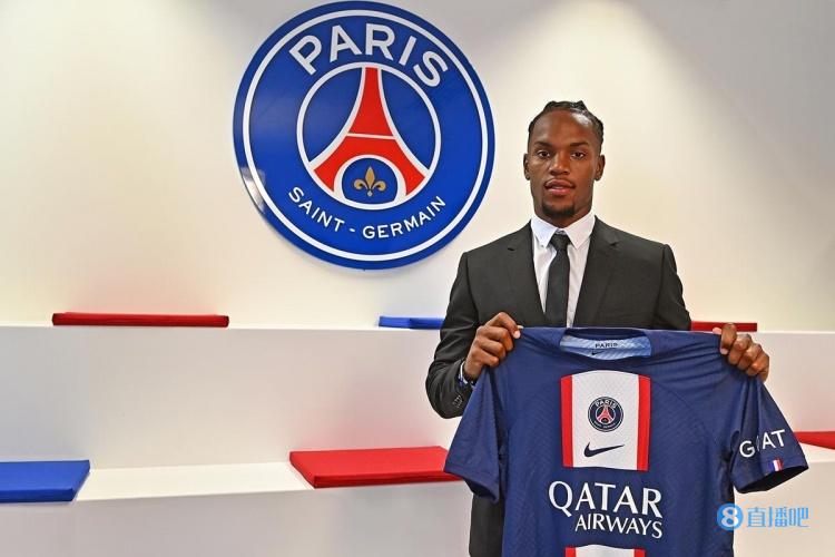 官方：巴黎签下里尔中场桑谢斯，签约至2027年&转会费1500万欧