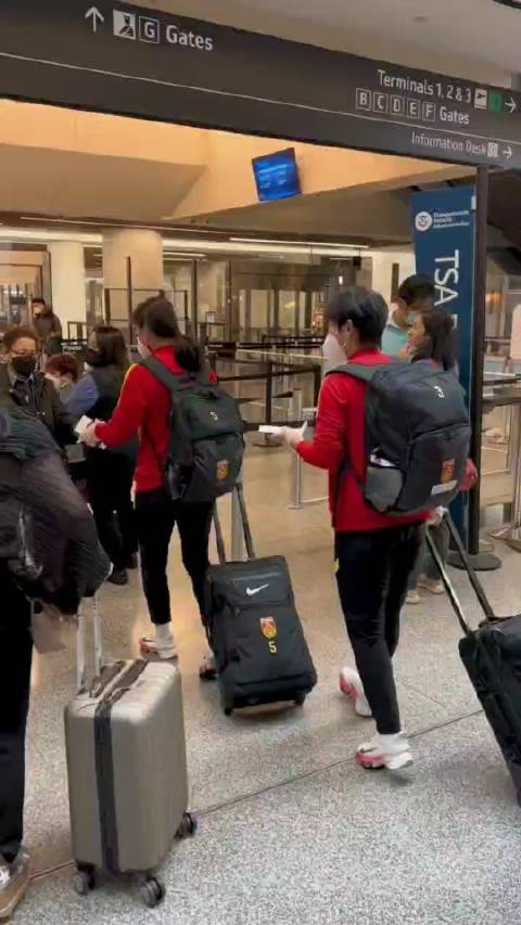 【球盟会】结束为期一个月的美国拉练，中国女足今日启程回国
