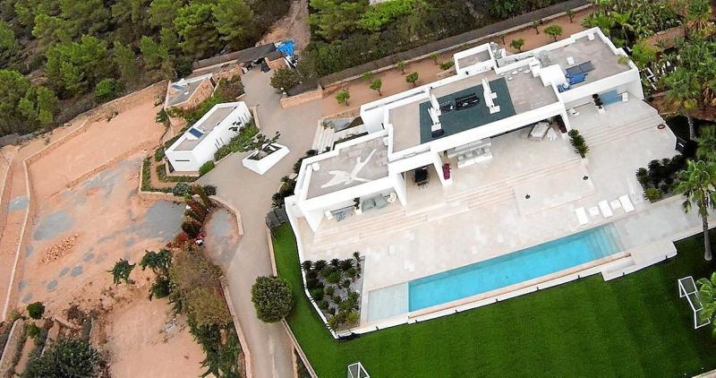 西媒：梅西1100万欧购买的1.6万平豪宅，因建造许可问题无法入住