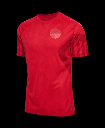 丹麦世界杯主客场球衣发布，设计灵感来源于1992年欧洲杯球衣