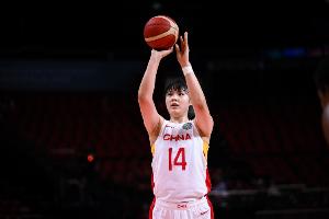 中国女篮遭遇塞尔维亚败北 后劲不足引发困惑