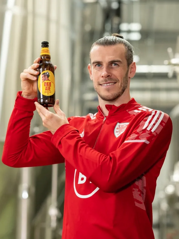 贝尔联名啤酒下周上市，部分利润将捐赠给威尔士草根足球