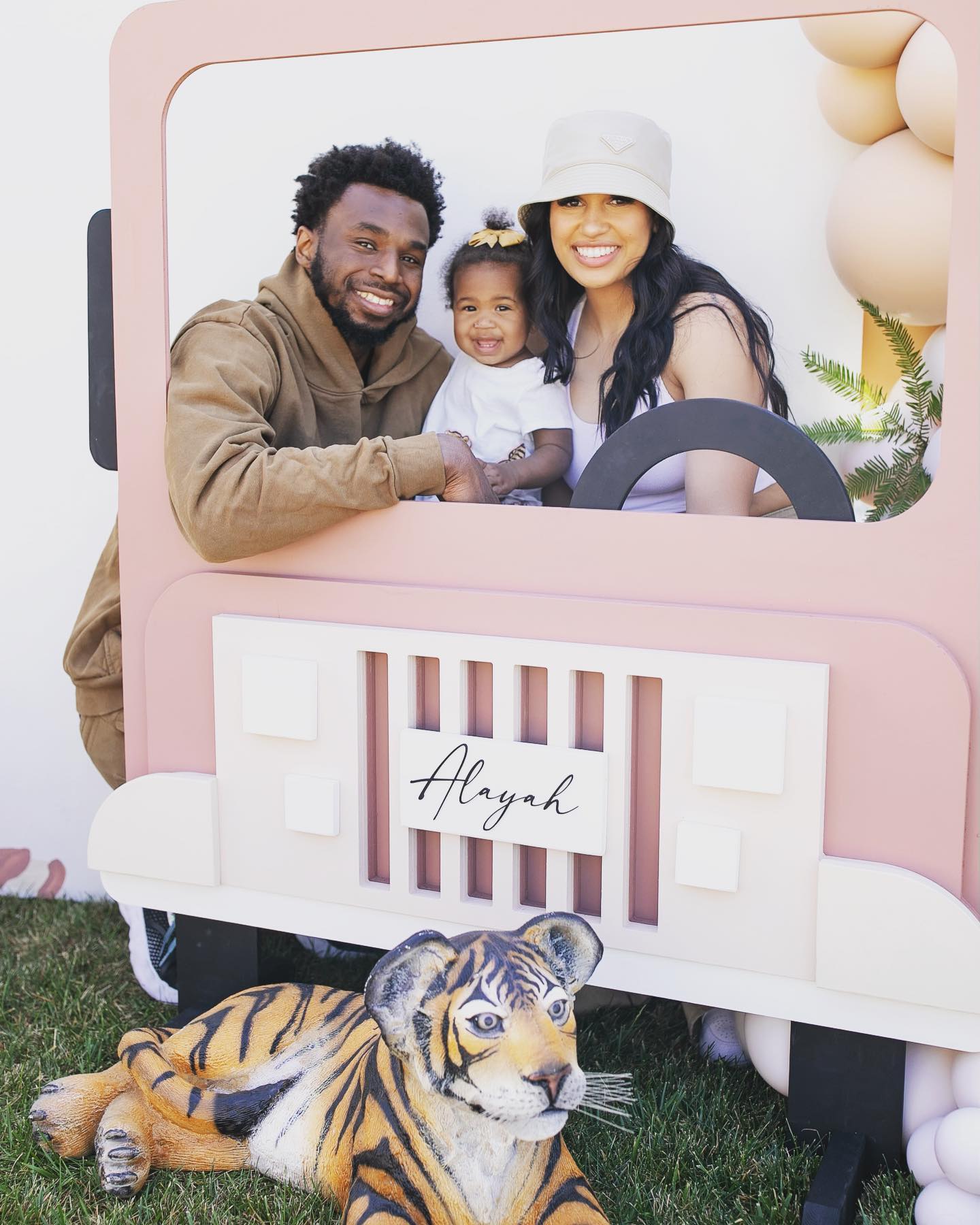 嘴嫂转发维金斯签约新闻：来了宝贝????