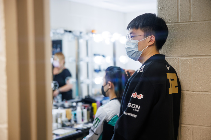 状态真有问题啊！冬之小虎次局连续被抓阵亡 全场作用太低