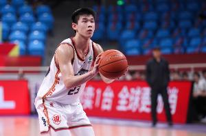 南京同曦青年队晋级全国U21青年篮球锦标赛总决赛，教练：林葳应多打这种比赛