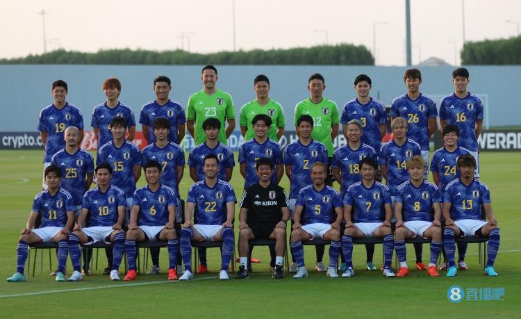 日本队世界杯全家福：上田绮世C位，镰田大地、伊东纯也在第二排