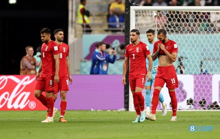 亚洲足球丢脸了?卡塔尔被厄瓜多尔碾压，伊朗遭英格兰半场打崩