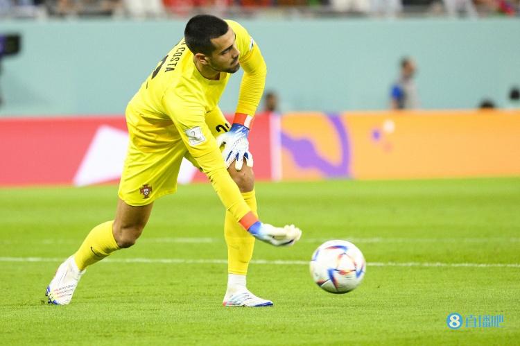 葡媒：尽管曼联感兴趣，但波尔图冬窗无意出售门将迪奥戈-科斯塔