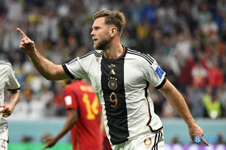沃勒尔&弗里克：菲尔克鲁格踢欧冠对德国队有益，他的投入是榜样