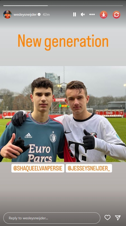 DNA动了!斯内德晒大儿子杰西与范佩西儿子交手合影