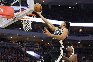 雄鹿字母哥交易风波：勇士与热火角力，库里生涯关键时刻