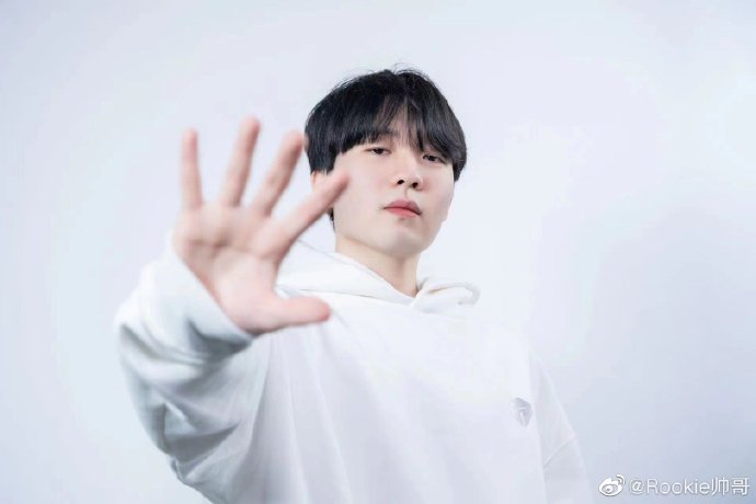 新赛季赛场上的老将：94年的大师兄重返赛场 最老上野Evi+Jankos