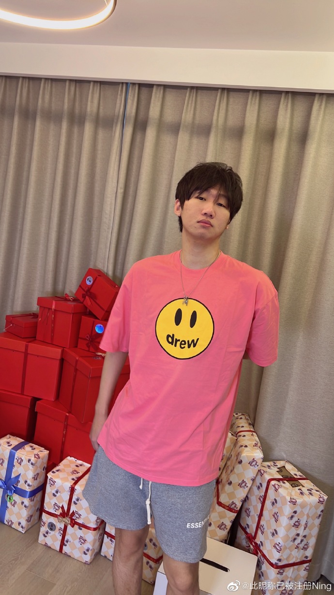 新赛季赛场上的老将：94年的大师兄重返赛场 最老上野Evi+Jankos