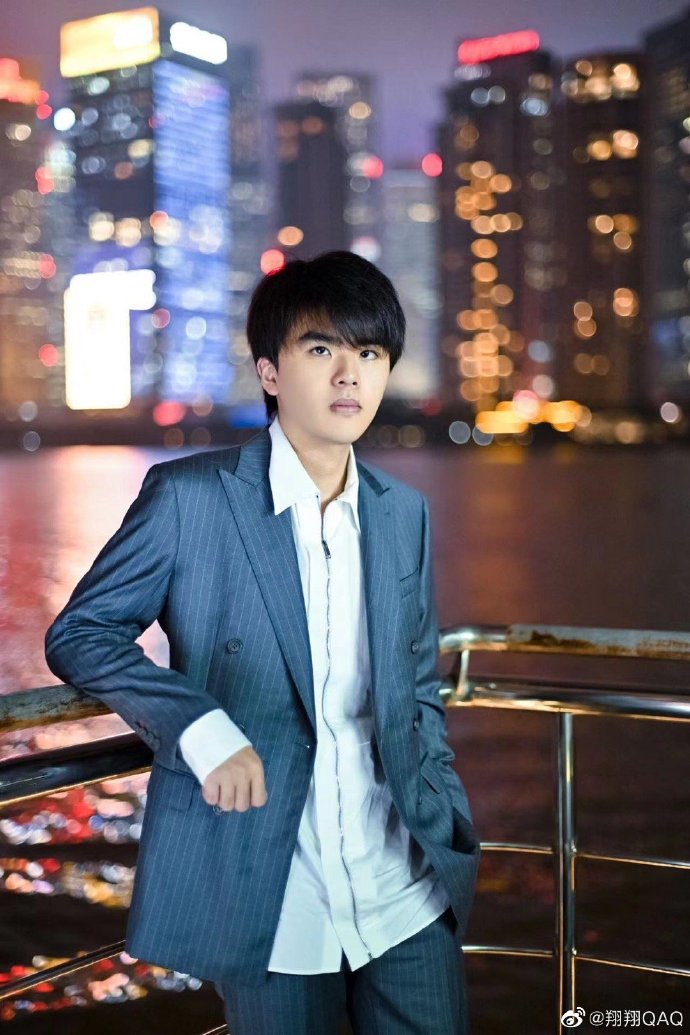 新赛季赛场上的老将：94年的大师兄重返赛场 最老上野Evi+Jankos