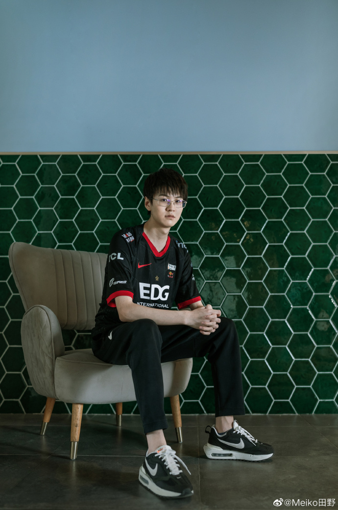 新赛季赛场上的老将：94年的大师兄重返赛场 最老上野Evi+Jankos