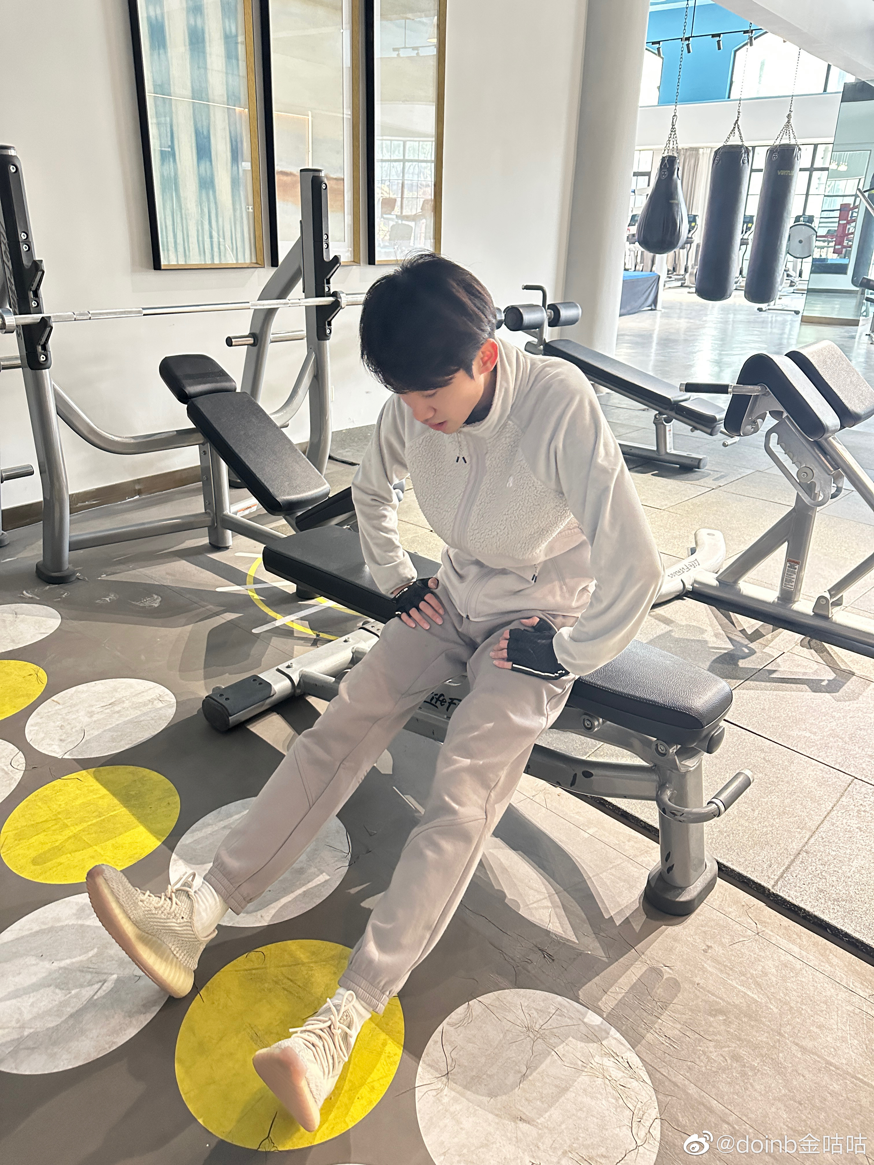 Doinb晒健身照:❌拒绝做细狗