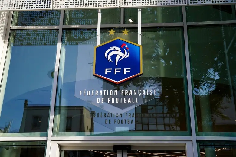 深陷性侵丑闻&冒犯齐达内！官方：法国足协主席勒格拉埃宣布辞职