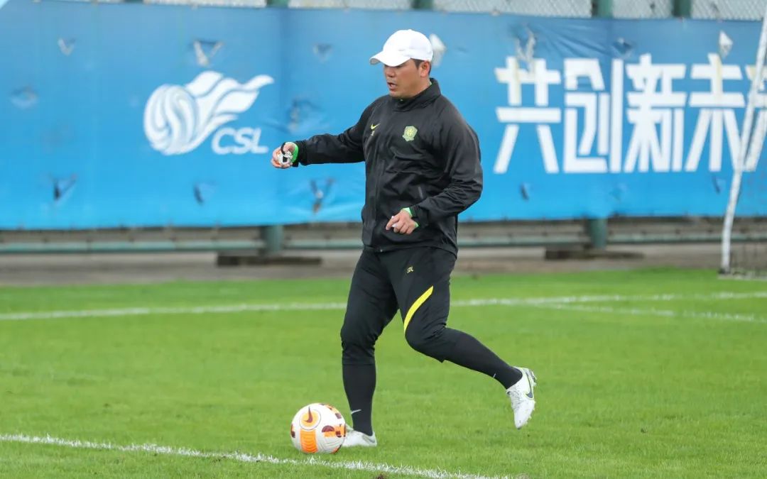 北京国安正式开启新赛季备战工作，李可作为试训球员参加训练