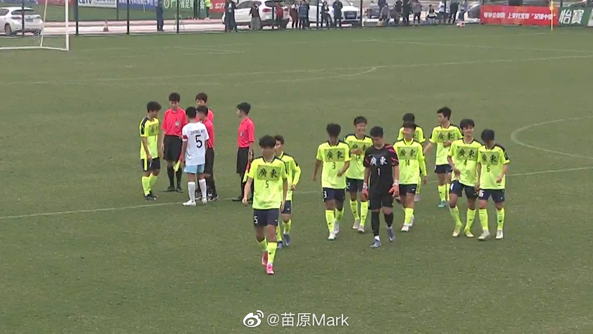 广州足协U15假球案被罚 下属球队比赛用“广东”贴纸覆盖“广州”