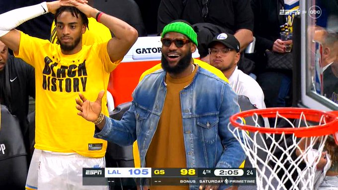 【球盟会】追梦怒造浓眉进攻犯规 场边的詹姆斯发懵?