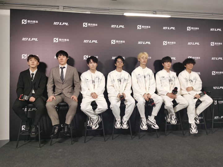 iG群访 YSKM：369是一个很牛的人 他今天确实打得比我好