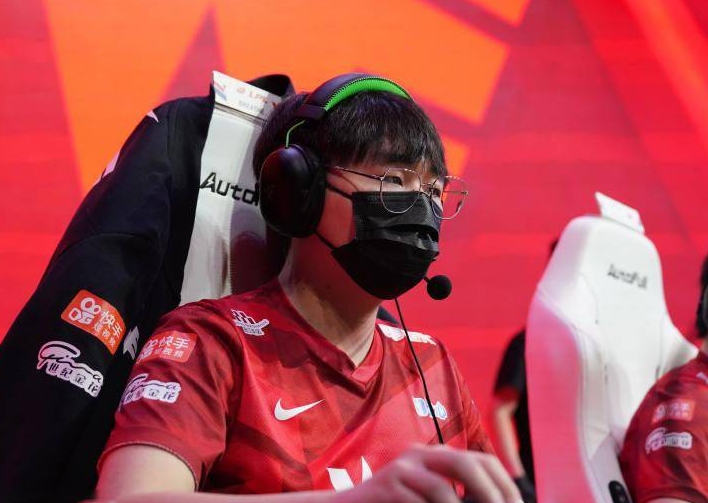 LPL最臭上单？如何评价BiuBiu今晚的表现