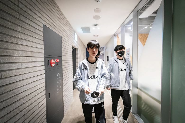 Deft：确实是明显的实力差距导致了比赛的失利