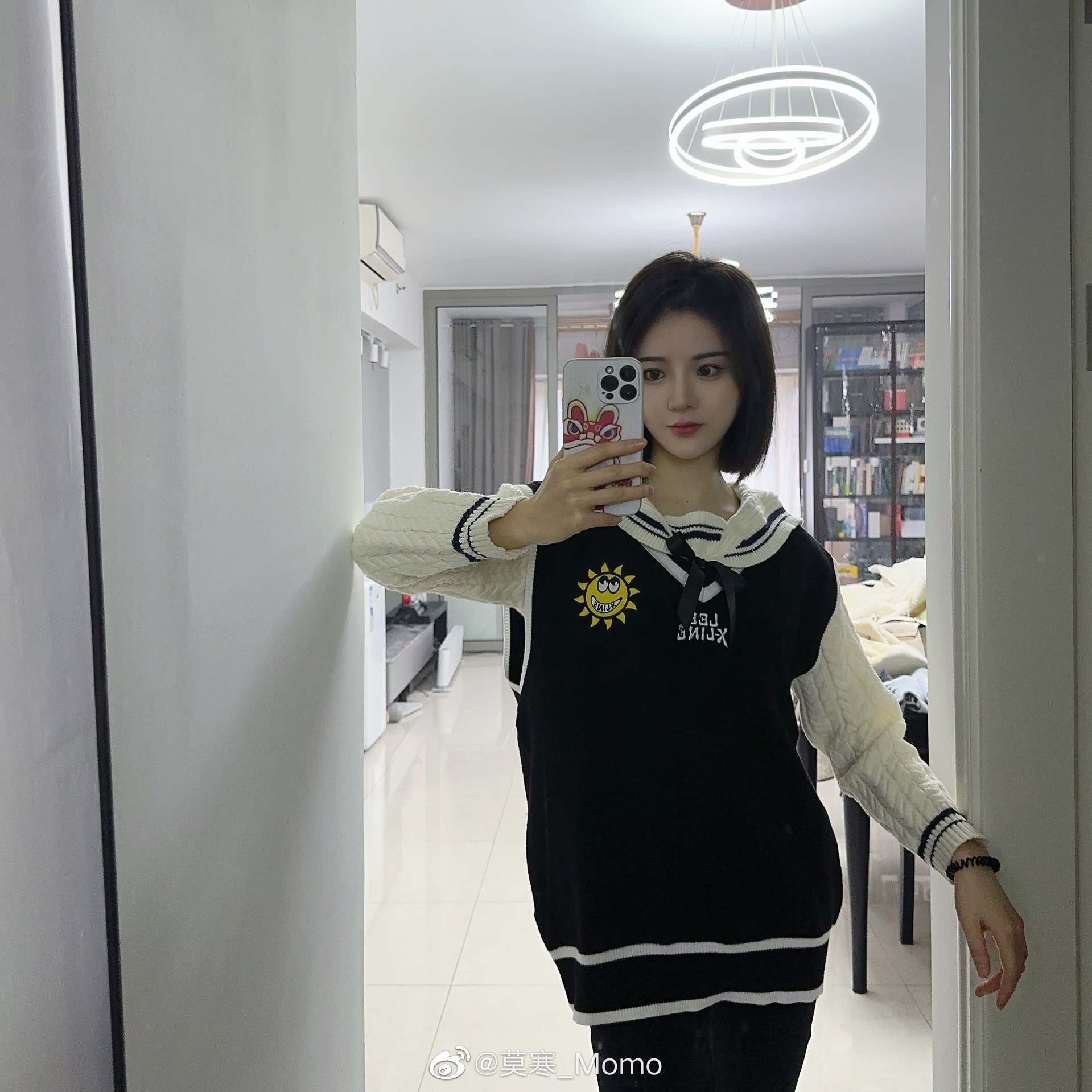 女团艺人莫寒晒LPL线下观赛返图:上一次来还是上一次~