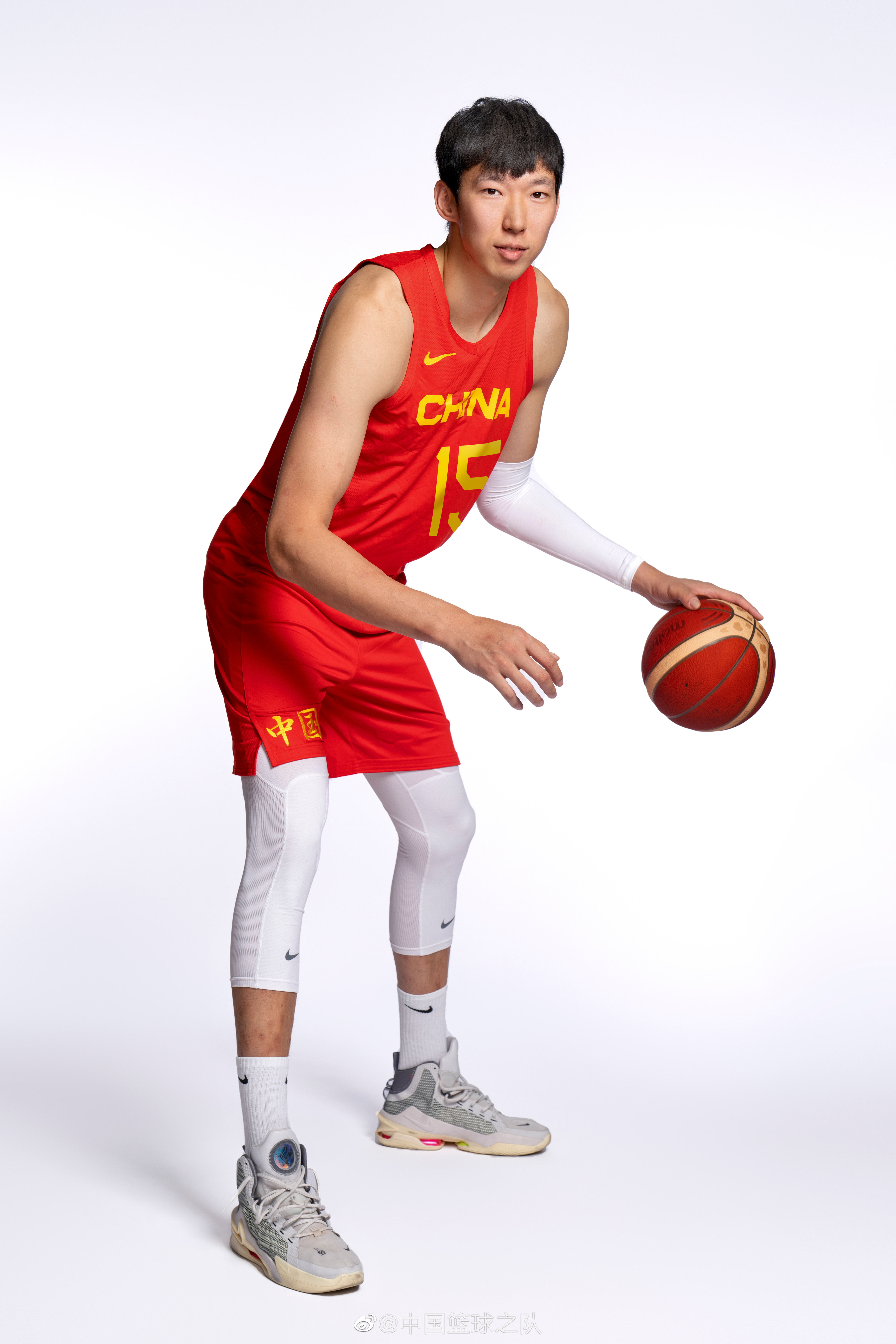 谁最帅？中国篮球之队发布男篮众将定妆照