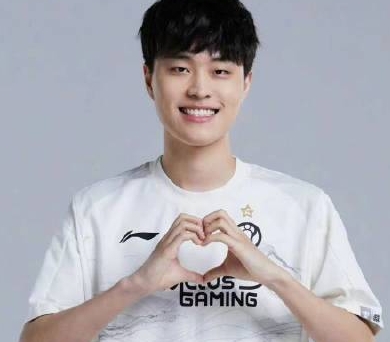 iGgideon回顾赛季心态变化:开始没有负担 但连胜后压力让我着急