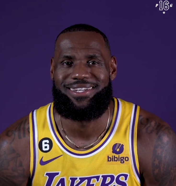 【球盟会】詹姆斯致敬大加索尔:祝贺你的球衣退役 希望我能延续湖人的传奇