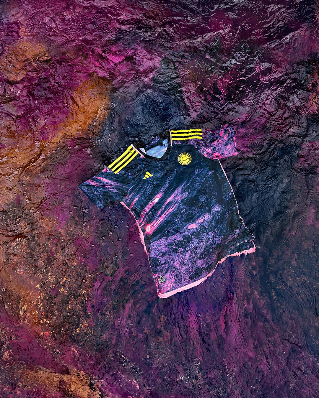 今日趣图：梅老板转头一看，大马丁你们在干什么？！